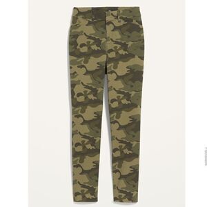 NWT Old Navy High-Waisted Camouflage Patterned Pixie Ankle Pants 2P Petite